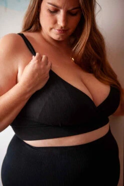 Brassière D'allaitement Day N' Night Bra 2.0 -Produits Pour Bébé brassiere allaitement day n night bra 2 0 black l xl mamahangs bambinou lifestyle3