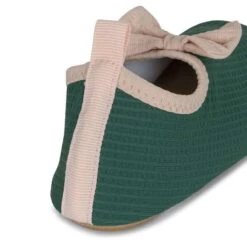 Chaussons De Bain à Nœud Smoke Pine -Produits Pour Bébé chaussons de bain a noeud smoke pine 24 25 konges slojd bambinou talon