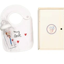 Coffret Biberon 360 Ml Et Bavoir My Love -Produits Pour Bébé coffret biberon 360 ml bavoir my love le biberon francais bambinou zoom