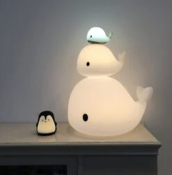 Filibabba Lampe Led Veilleuse Christian La Baleine Big -Produits Pour Bébé fi nl001 5fi nl006 2fi nl005 4 1518x1536 1