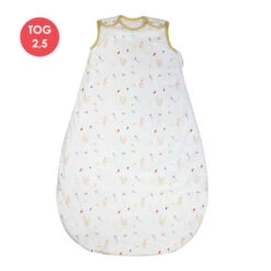 Gigoteuse Chaude Cache-cache En Forêt