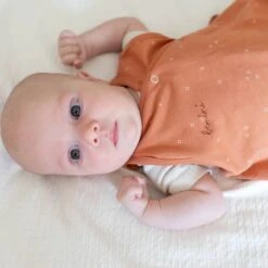 Gigoteuse été Magic Bag Jersey Imprimé Caramel -Produits Pour Bébé gigoteuse ete magic bag jersey imprime caramel 1 4m bemini bambinou lifestyle3