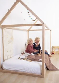 Childhome Lit Enfant Cabane 90 X 200 Cm Naturel -Produits Pour Bébé lit enfant cabane 90 200 naturel childhome bambinou lifestyle