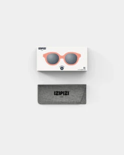 IZIPIZI Lunettes De Soleil Bébé Modèle #C 9 IZIPIZI Lunettes De Soleil Bébé Modèle #C -Produits Pour Bébé lunettes soleil bebe modele c apricot 9 36m izipizi bambinou pack