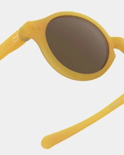 IZIPIZI Lunettes De Soleil Bébé Modèle #D -Produits Pour Bébé lunettes soleil bebe modele d ginger 0 9m izipizi bambinou detail