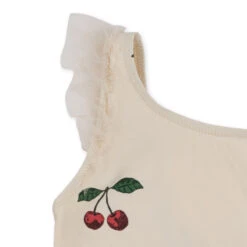 Maillot De Bain à Volants Cerise -Produits Pour Bébé maillot bain volants cerise konges slojd bambinou zoom