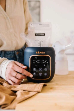 Beaba Multi Milk Chauffe Biberon Multifonction Night Blue -Produits Pour Bébé multi milk chauffe biberon multifonctions night blue beaba bambinou lifestyle11