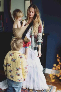 Porte Enfant 9 Mois-4 Ans -Produits Pour Bébé porte enfant 9 mois 4 ans lin camel wildride bambinou lifestyle1