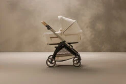 Poussette Système Quattro Element/Darwin -Produits Pour Bébé poussette systeme quattro element darwin pure ecru iridio inglesina bambinou lifestyle1 1