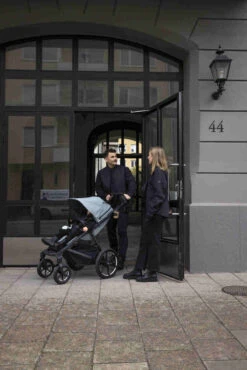 Thule Poussette Urban Glide 4 Roues Avec Nacelle -Produits Pour Bébé poussette urban glide 4 roues thule bambinou lifestyle4 1