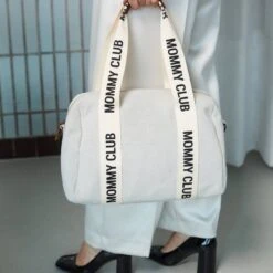 Childhome Sac à Langer Mommy Club Signature -Produits Pour Bébé sac langer mommy club signature canvas off white beaba bambinou lifestyle2