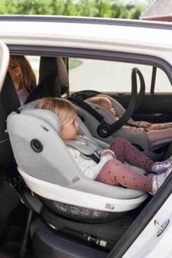 BeSafe Pack Sièges-auto Go Beyond + Beyond 360 + Base Beyond -Produits Pour Bébé siege auto beyond 360 i size groupe 0 plus 1 2 anthracite mesh besafe bambinou lifestyle2 2