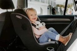Axkid Siège-auto Movekid Groupe 0+/1/2 11 Axkid Siège-auto Movekid Groupe 0+/1/2 -Produits Pour Bébé siege auto movekid groupe0 1 2 gris granite axkid bambinou lifestyle1 1
