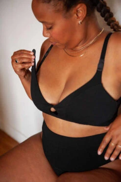 Soutien-gorge D'allaitement Mamagnetic Bra Noir -Produits Pour Bébé soutien gorge allaitement mamagnetic bra black m l mamahangs bambinou lifestyle1