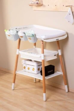 Childhome Table à Langer Evolux Naturel/Blanc -Produits Pour Bébé table a langer evolux naturel blanc childhome