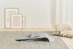 Babybjorn Transat Bliss Tissé -Produits Pour Bébé transat bliss tisse matelassage petale gris clair babybjorn bambinou lifestyle6
