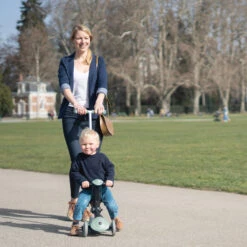 GLOBBER Trottinette évolutive GO UP Deluxe -Produits Pour Bébé trottinette evolutive go up deluxe globber bambinou contexte